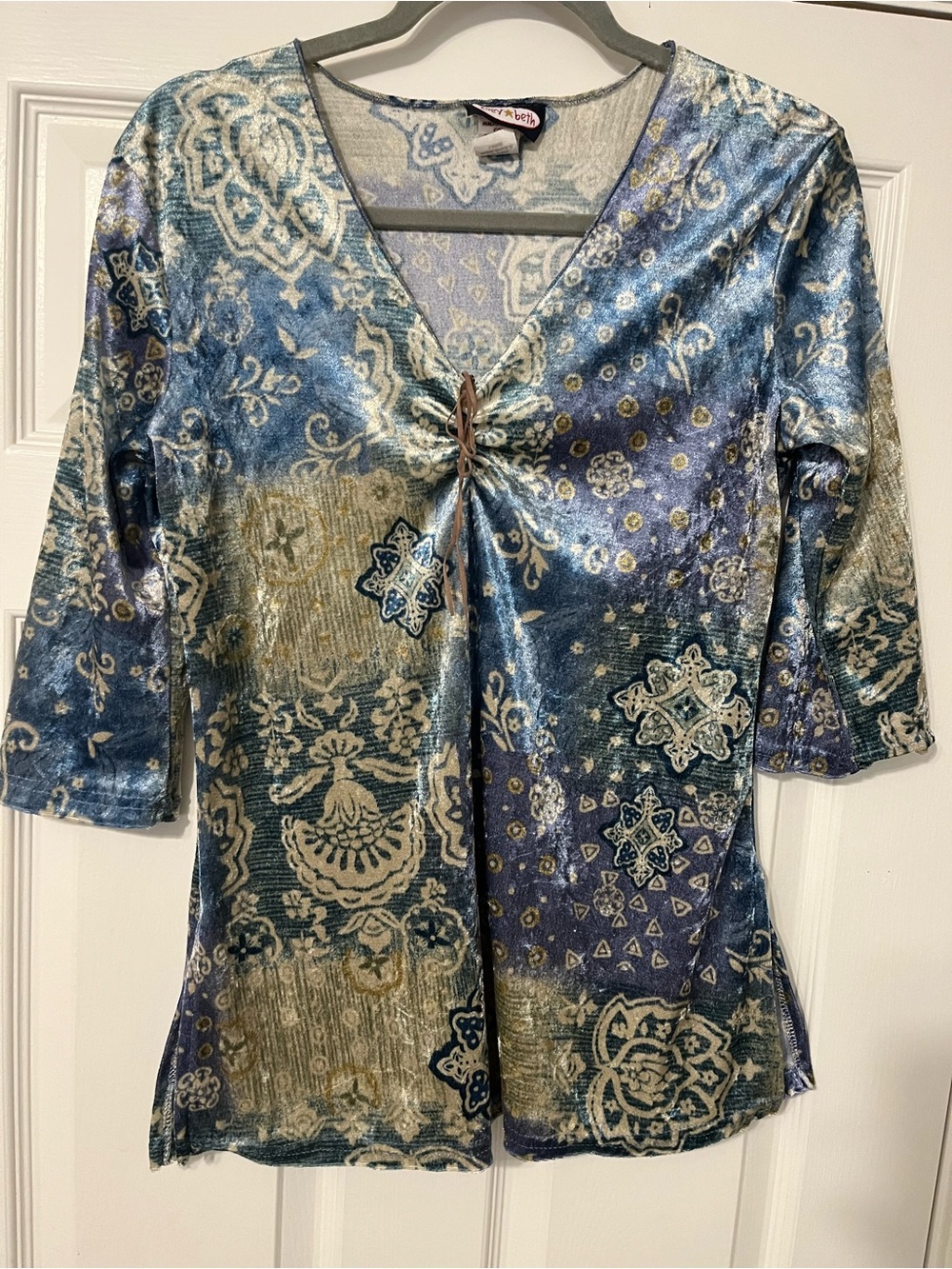 Vintage 1990s Crush Blue Patterned V-Neck Women's Blouse Large